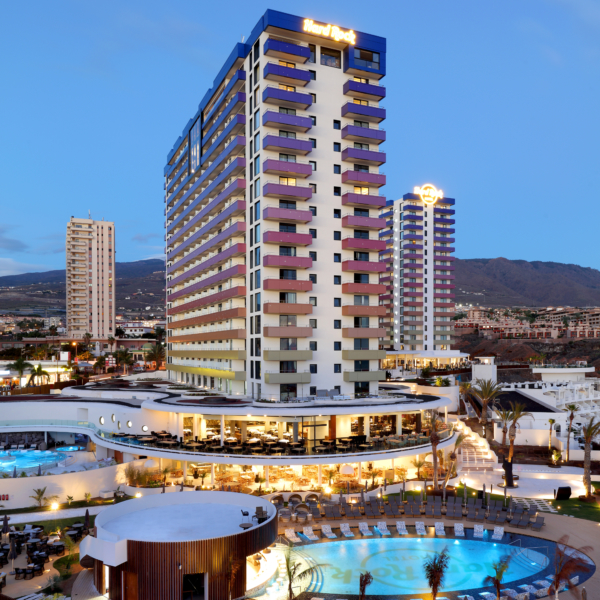 Hard Rock Hotel Tenerife lancia ‘Change the Way’