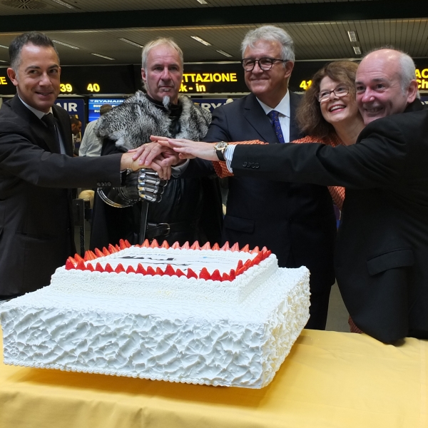 Ryanair celebra il nuovo collegamento Milano Bergamo – Belfast