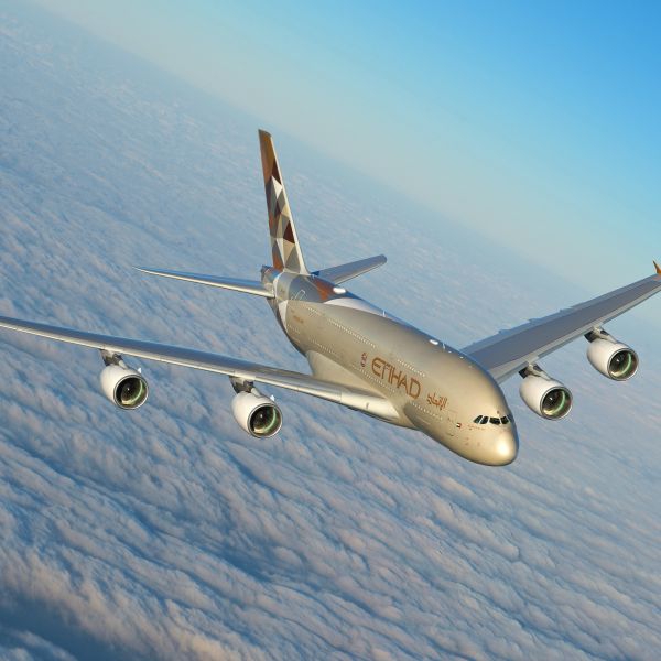 Etihad Airways offre ai piloti in distaccamento l’opportunitá unica di volare con gli innovativi velivoli A380 e B787 come equipaggio permanente