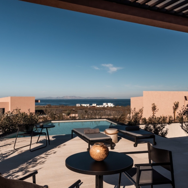 Autograph Collection Hotels debutta sull’isola greca  con l’apertura di Domes Novos Santorini
