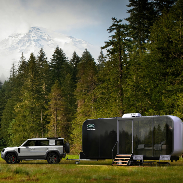 Airbnb e Jaguar Land Rover svelano Defender Eco Home, la mini casa eco-friendly per scoprire l’Italia off-road